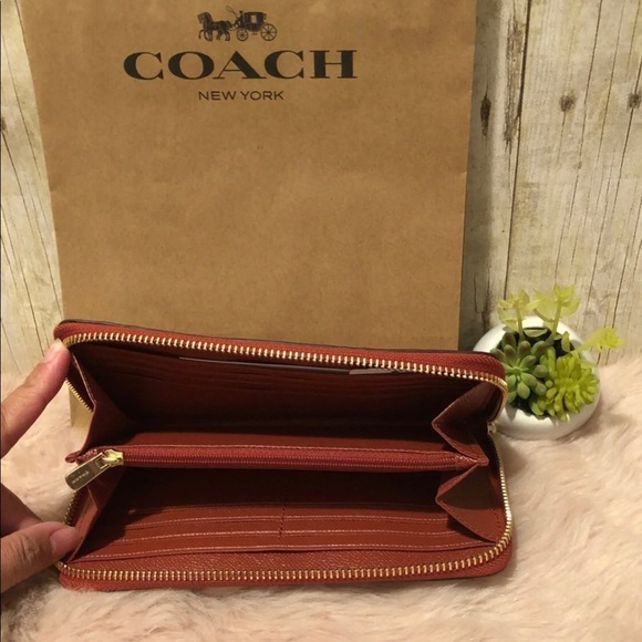 Coach Accordion ZIP wallet - Picture 6 of 6